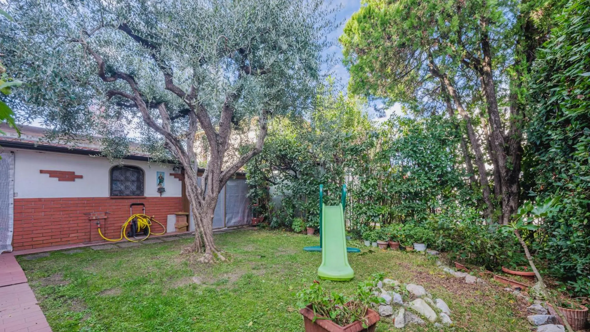 Holiday Home Villino Viola By Interhome Marina di Pietrasanta 0*,  Italia